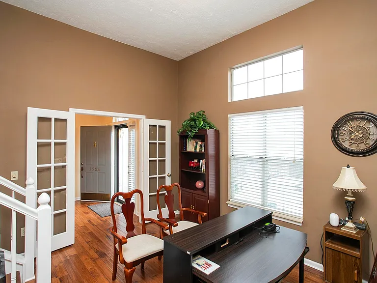 1508 Clover Ct — Photo 4