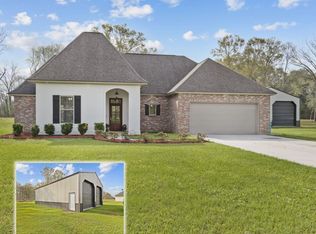 1013 Gloria Kern Dr, Breaux Bridge, LA 70517