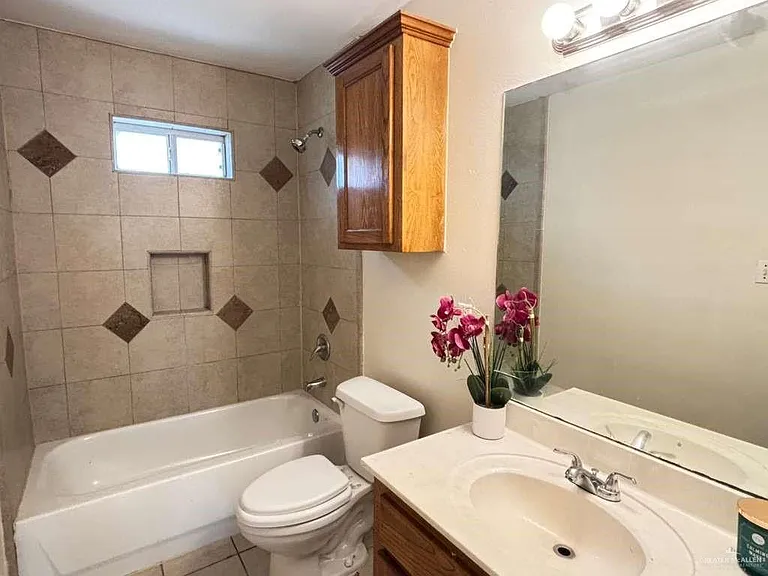 1510 Tampa St #3 — Photo 8