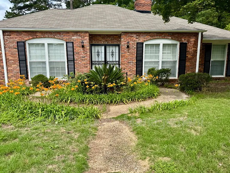 5953 Windsor Dr — Photo 5