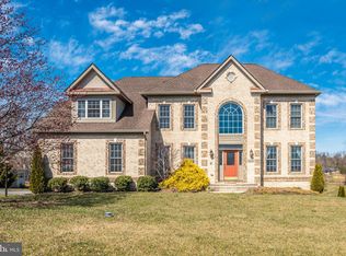 2612 Garstlynn Ct, New Windsor, MD 21776