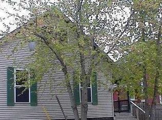 711 Adams St, Beardstown, IL 62618