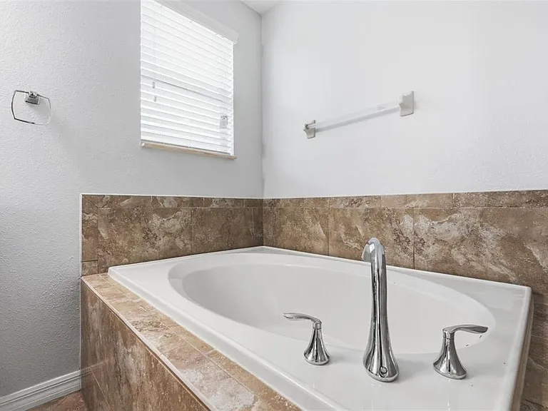 2443 Dovesong Trace Dr — Photo 32
