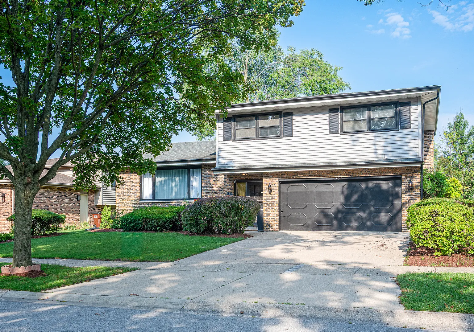 1331 Heather Rd photo 1
