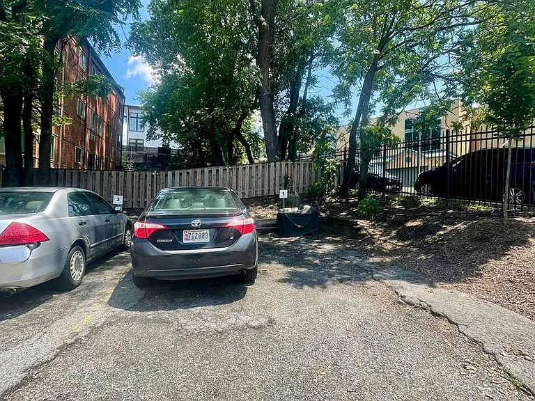 1031 Michigan Ave NE #101 — Photo 24