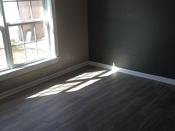 4th image of 214 W Charlton St