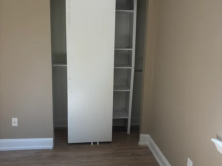 2rd room closet