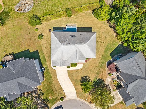 2nd image of 711 Oxboro Cir