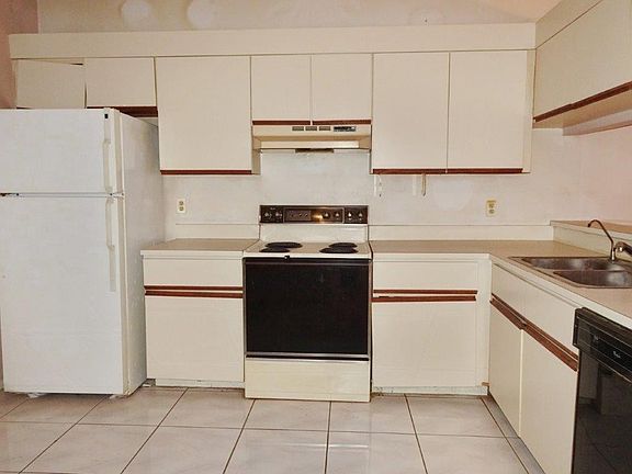 4th image of 8295 NW 70th Street #8295