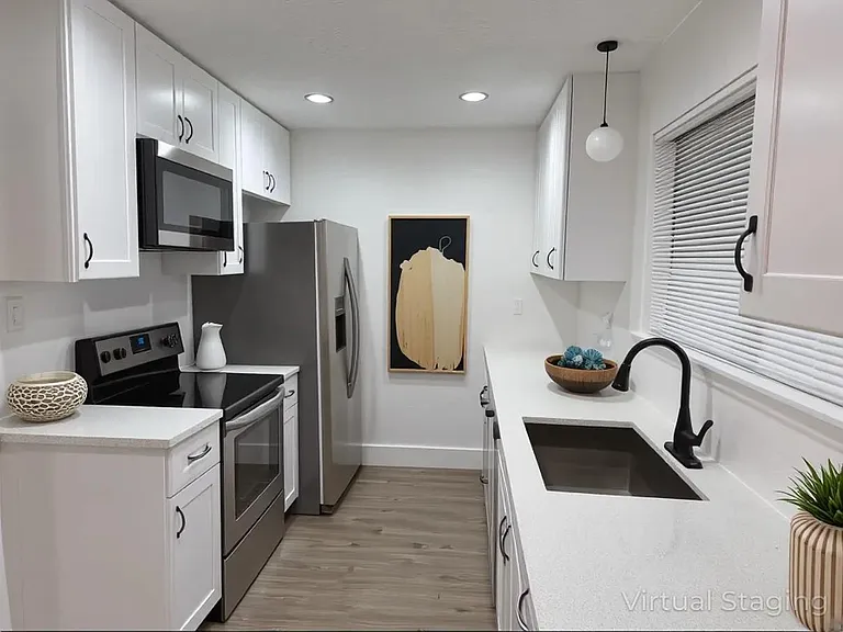 16814 Barcelona Dr — Photo 4