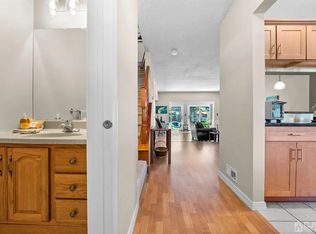 190 Darwin Ln #190, North Brunswick, NJ 08902