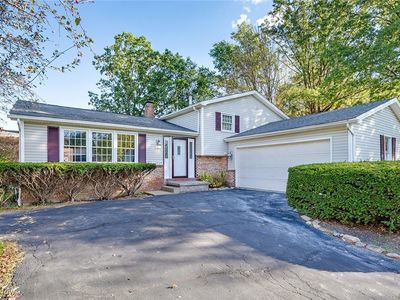 229 Greenbriar Dr, Cortland, OH, 44410