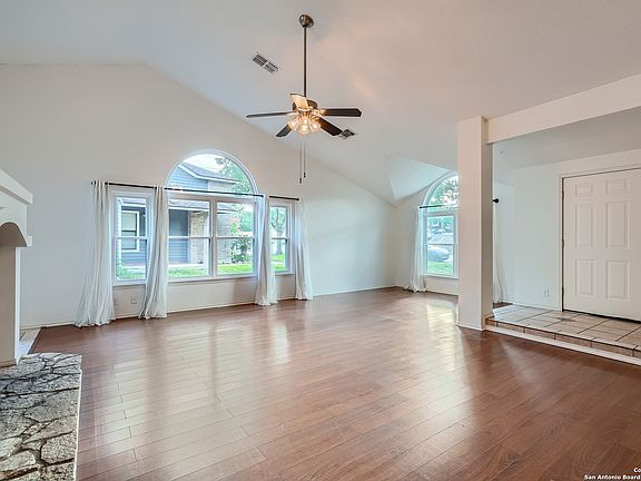 4th image of 3366 Tavern Oaks