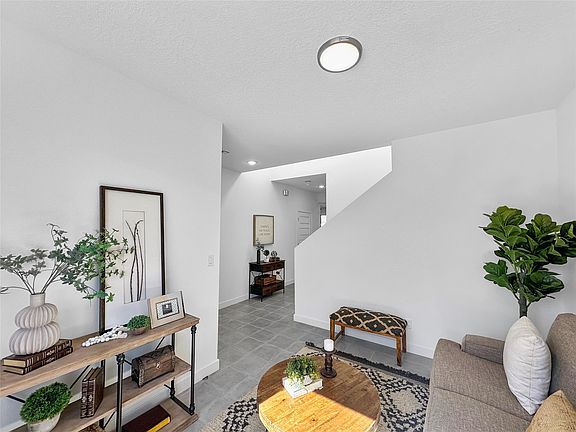 3rd image of 3356 Zinnia Ln