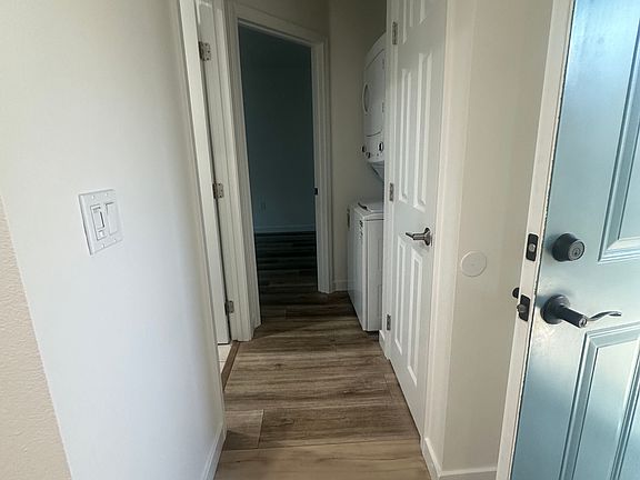 4th image of 2411 Seabright Ave #1/2