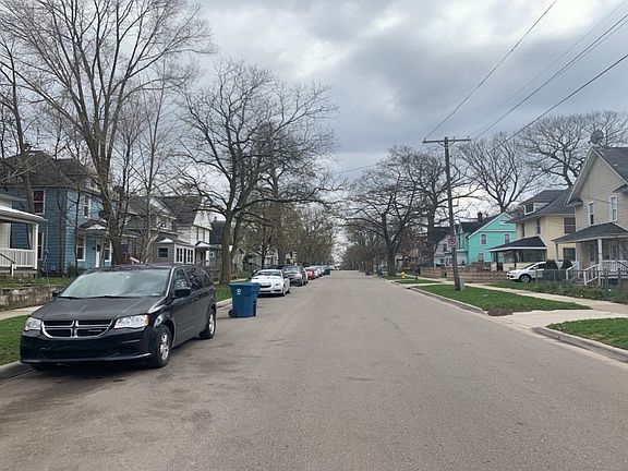 4th image of 910 Dorchester Ave SW