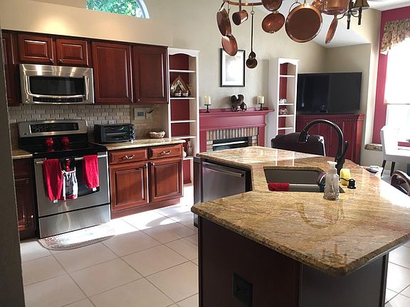 3rd image of 317 Chula Vista Ave