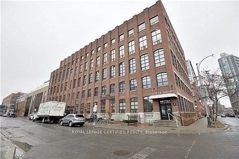43 Hanna Ave #107 — Photo 2