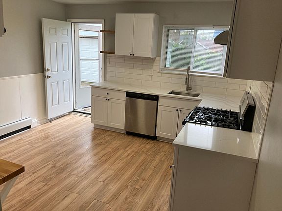 3rd image of 7544 Yacht Ave