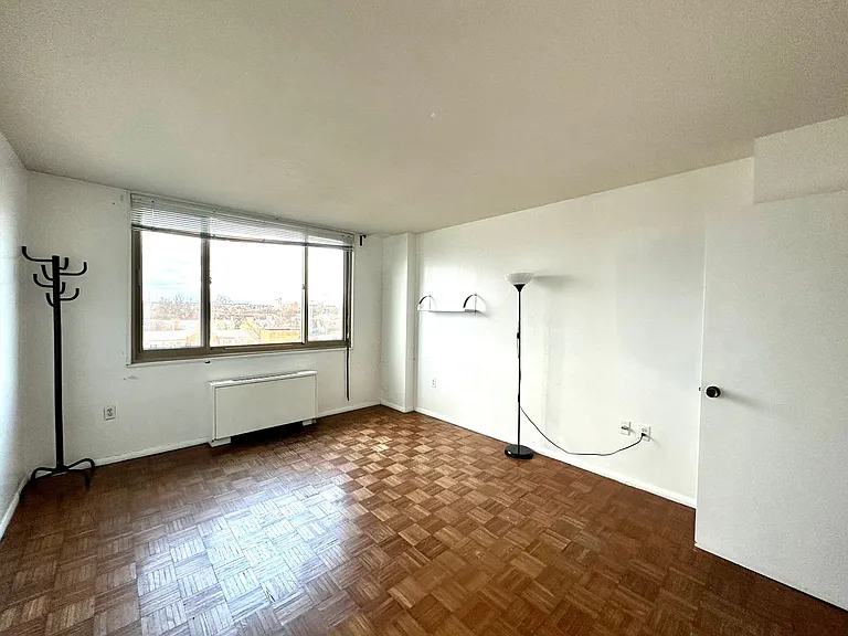 1 E University Pkwy #906 — Photo 13