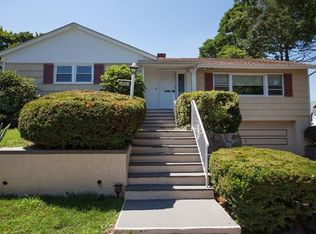 135 Beechwood Dr, Mamaroneck, NY 10543