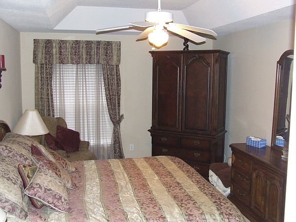 16x12 Master Bedroom with walk in closet