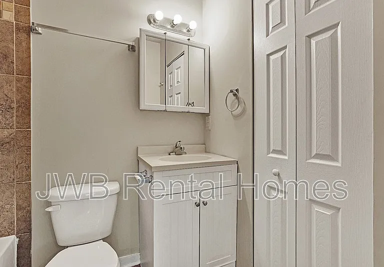 4705 Portsmouth Ave — Photo 8