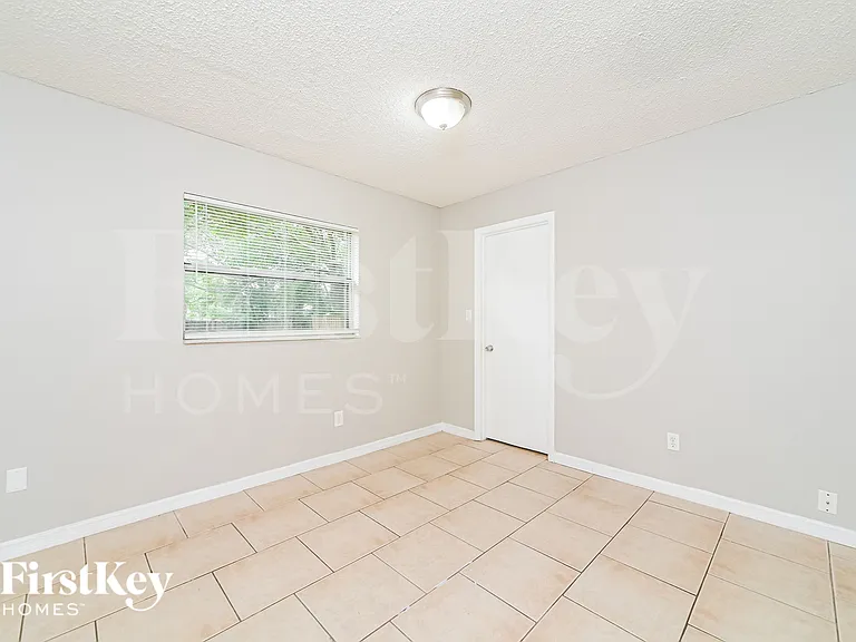 1836 Columbine Dr — Photo 14