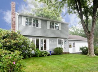 146 Airport Dr, York, ME 03909