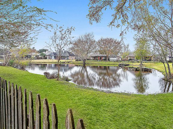 3rd image of 16065 Lakeside Ct