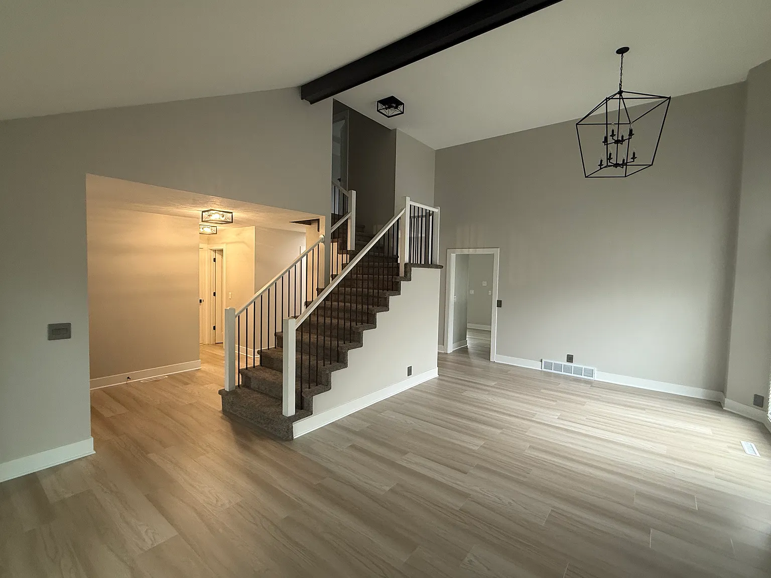 5 bed, 3250 sqft, $3,750 — Photo 4