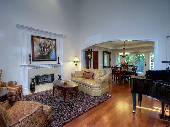 4th image of 376 Eagle Trace Dr