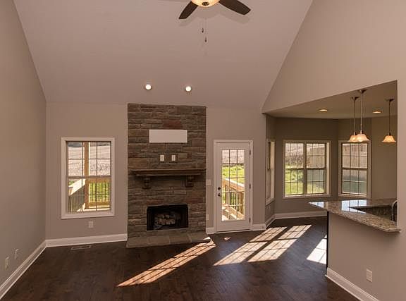 4th image of 332 Farmington Lot 332