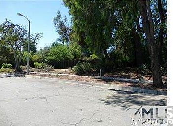 3rd image of 4907 Maymont Dr