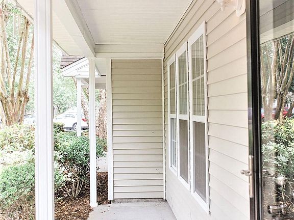 2nd image of 901 Pine Bluff Dr