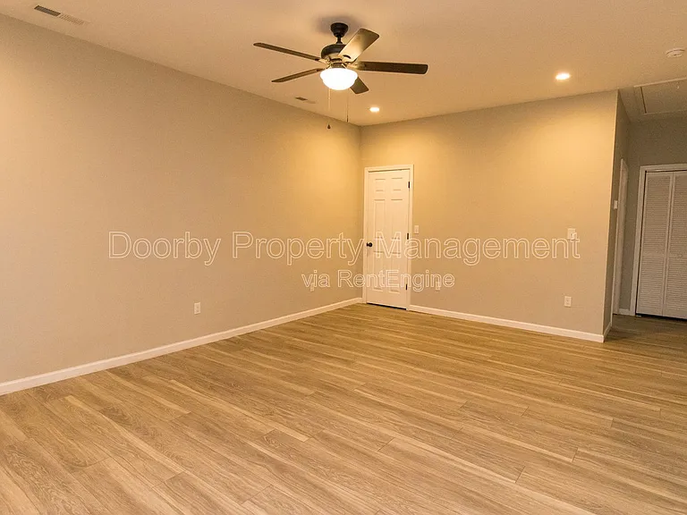 18 Michigan Ln #3 — Photo 5