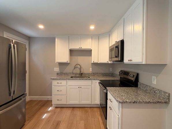 439 Main St #203