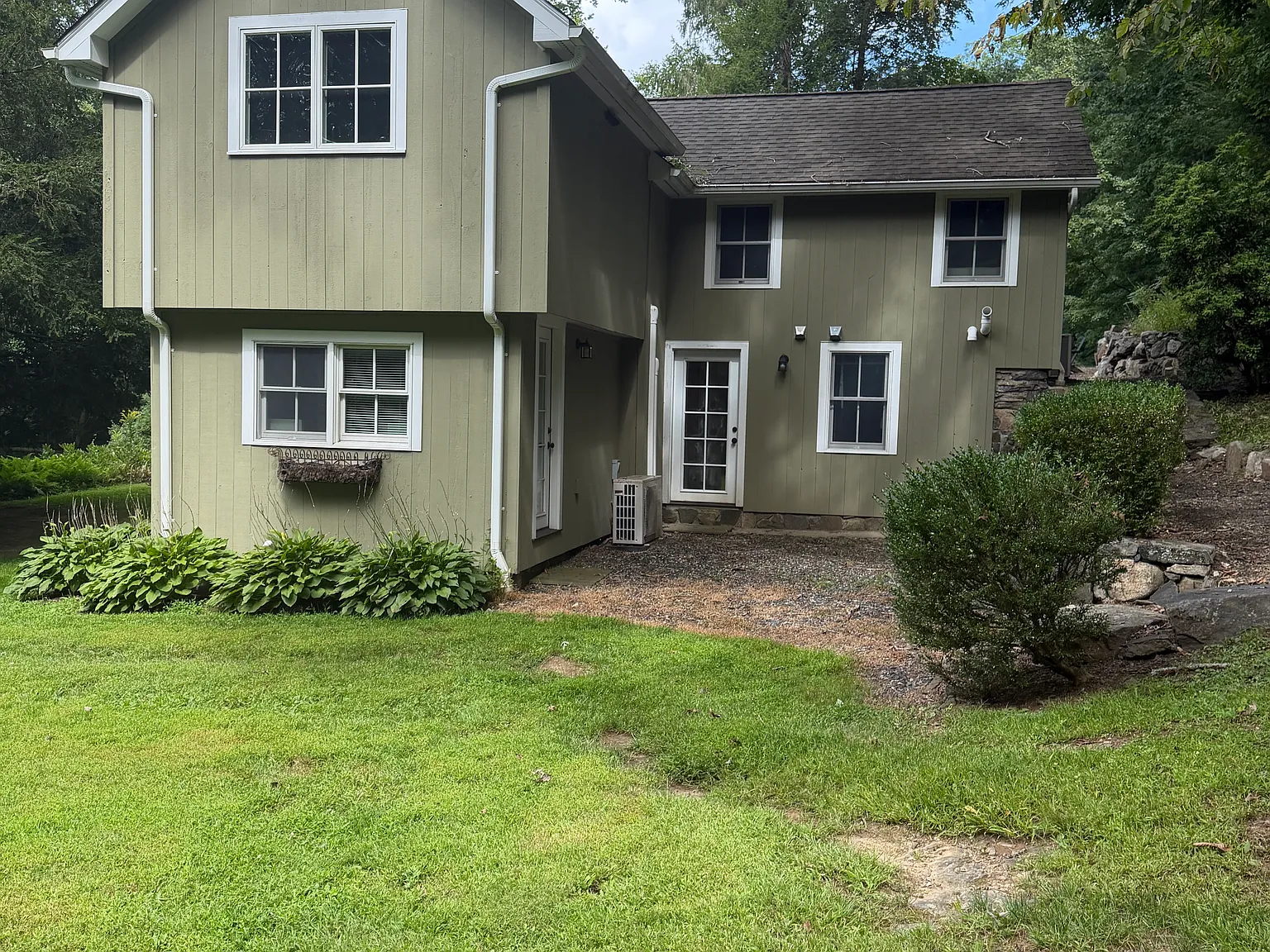 3 bed, 1774 sqft, $3,900 — Photo 2