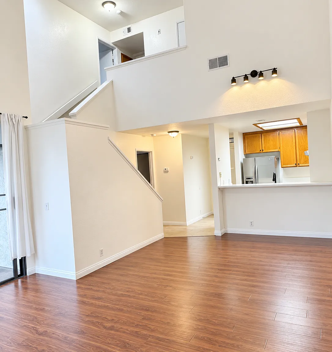 2 bed, 977 sqft, $2,875 — Photo 3