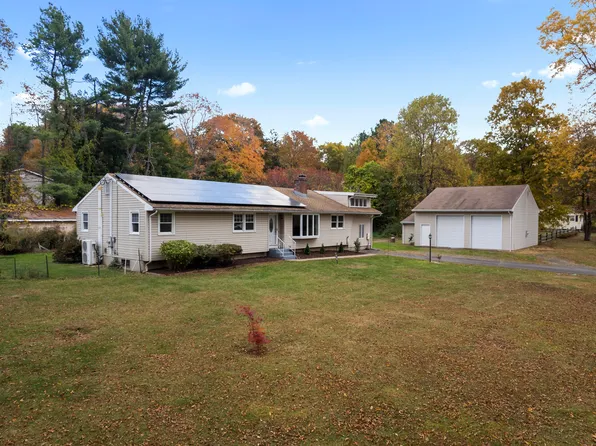 15 Pomps Lane, North Branford, CT 06471