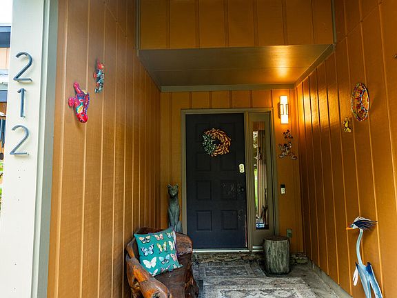 3rd image of 212 Banach Ct