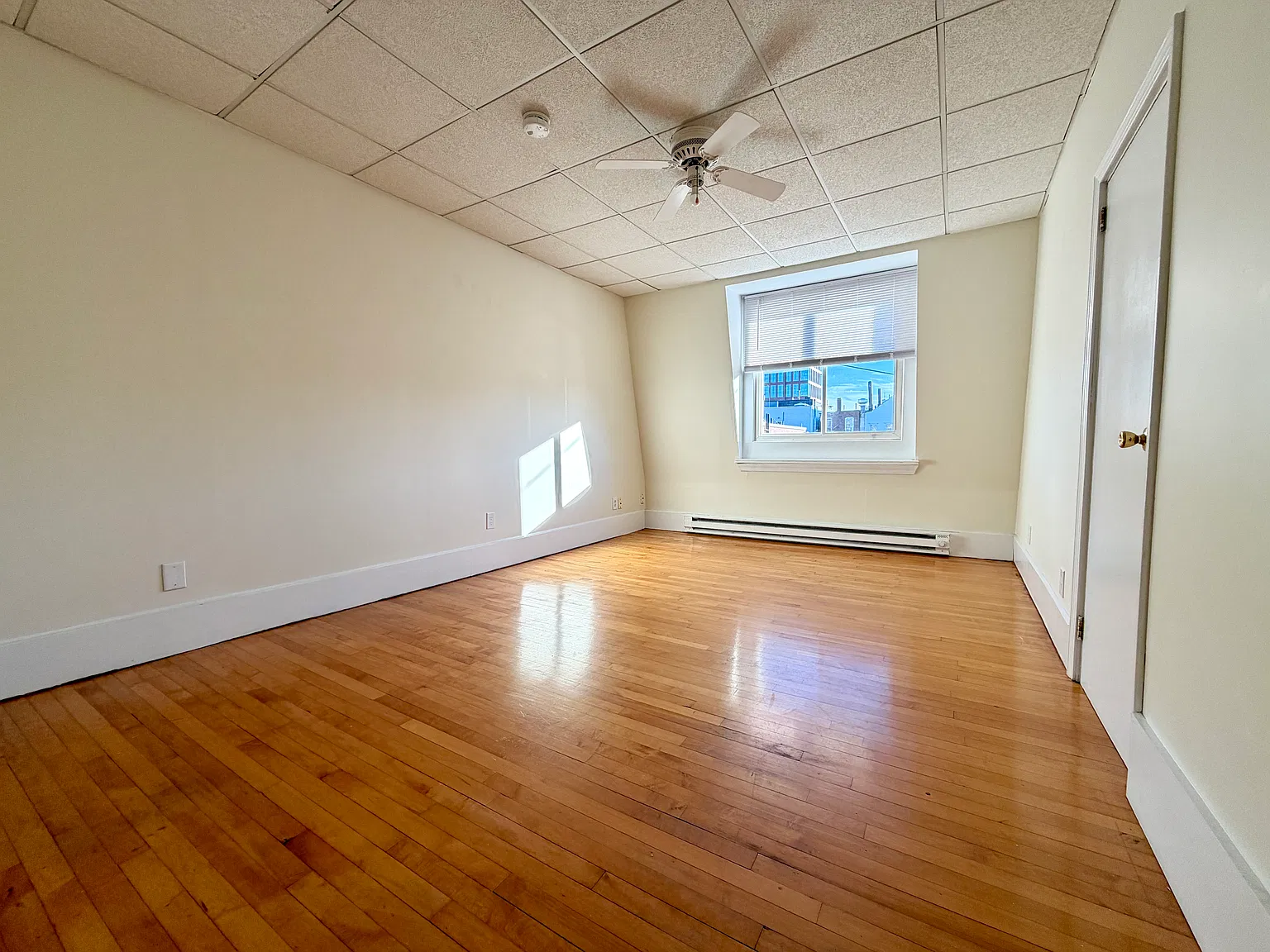 1 bed, 520 sqft, $2,100 — Photo 2
