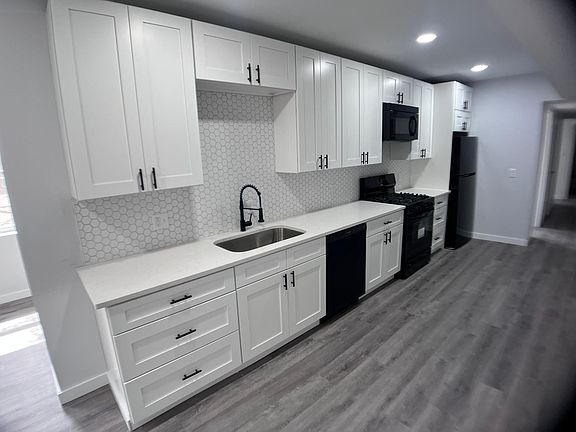5th image of 1300 N Lawrence St Unit 2