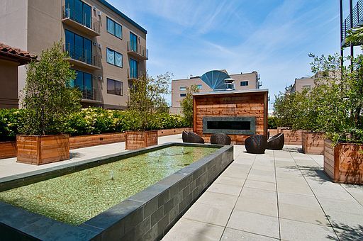 4th image of 550 18th St APT 305
