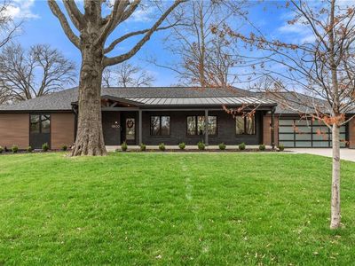 9800 Wenonga Ln, Leawood, KS, 66206