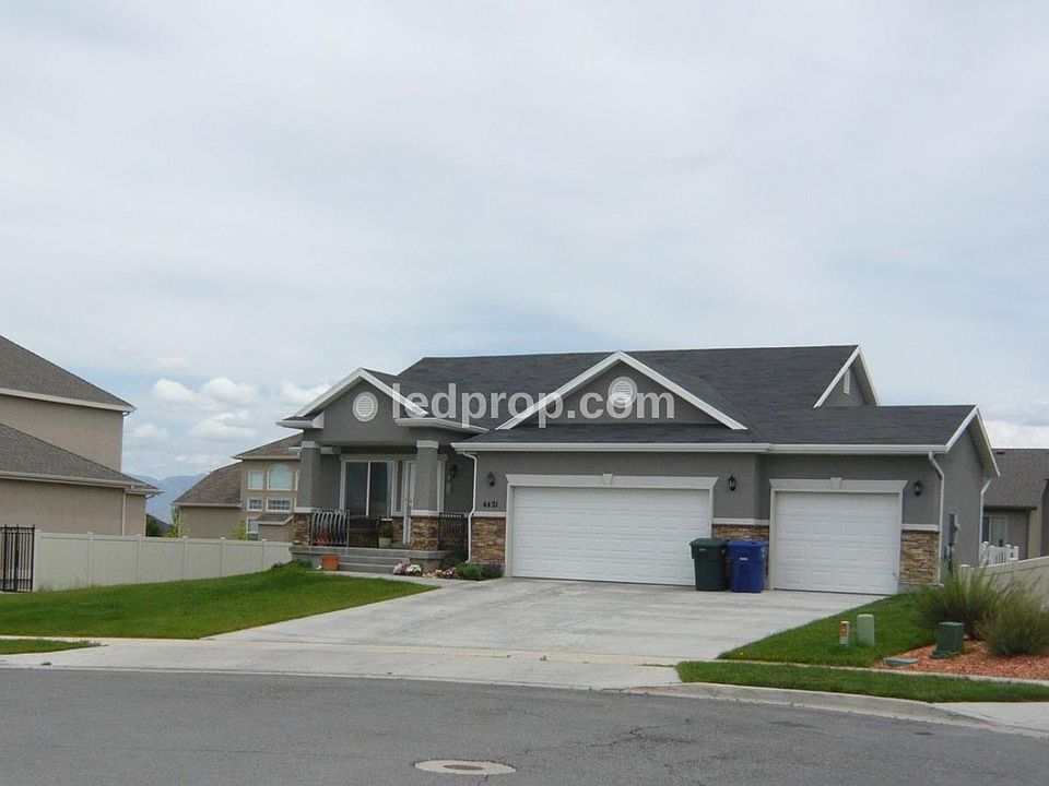 1st image of 4421 S Lago Grande Dr
