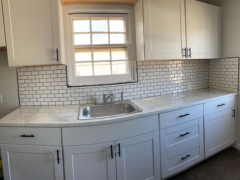 1007 Grant St — Photo 3