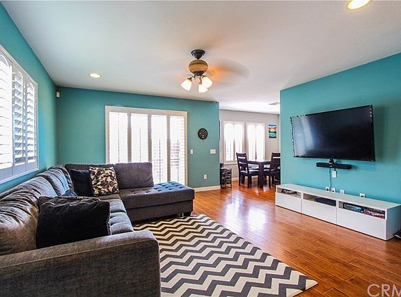 2nd image of 3264 Garden Ln