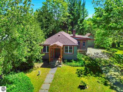 209 W Meinrad St, Lake Leelanau, MI, 49653