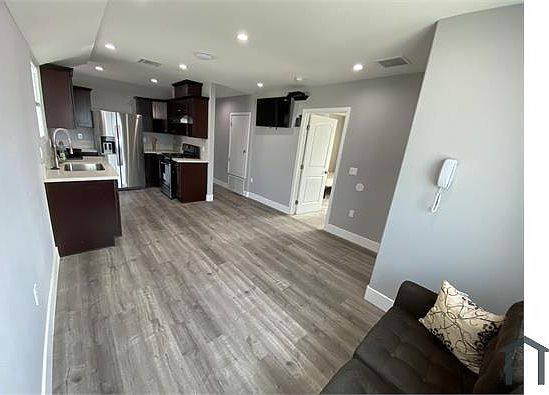 3rd image of 6149 S Harvard Blvd